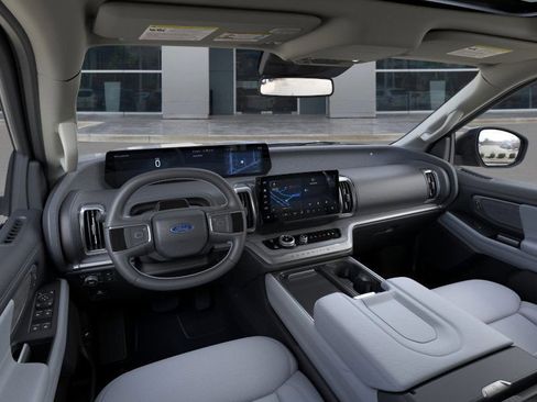 New 2026 Ford Expedition Max Platinum w/ Driver's Package image 11