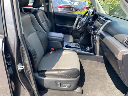 Used 2022 Toyota 4Runner SR5 Premium AWD/4WD image 28