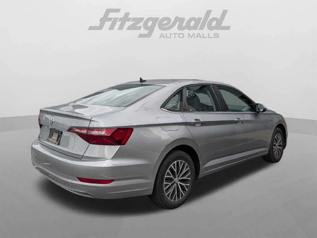 Used 2020 Volkswagen Jetta SE w/ SE Cold Weather Package FWD image 3