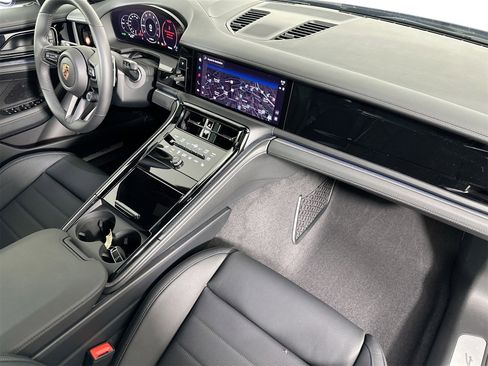 Certified 2026 Porsche Panamera 4 image 28
