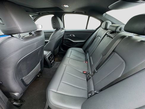 Used 2019 BMW 330i Sedan w/ Convenience Package RWD image 16
