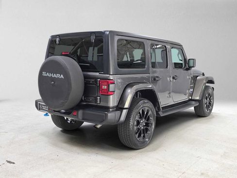 Used 2022 Jeep Wrangler Unlimited Sahara AWD/4WD image 3