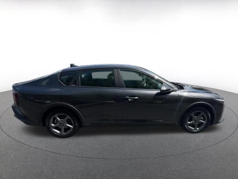 Used 2025 Kia K4 LXS image 16