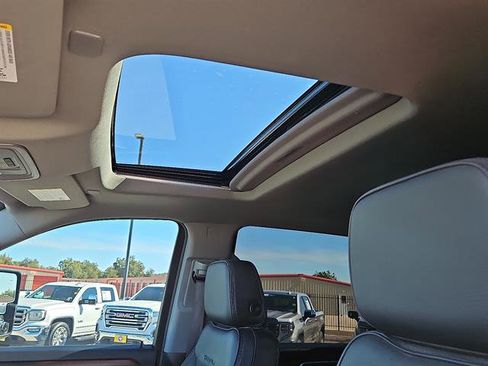 Used 2025 GMC Sierra 2500 Denali w/ Denali Reserve Package image 13