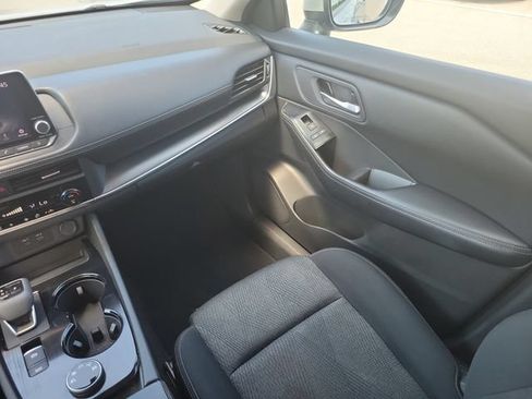 Used 2024 Nissan Rogue SV AWD/4WD image 16