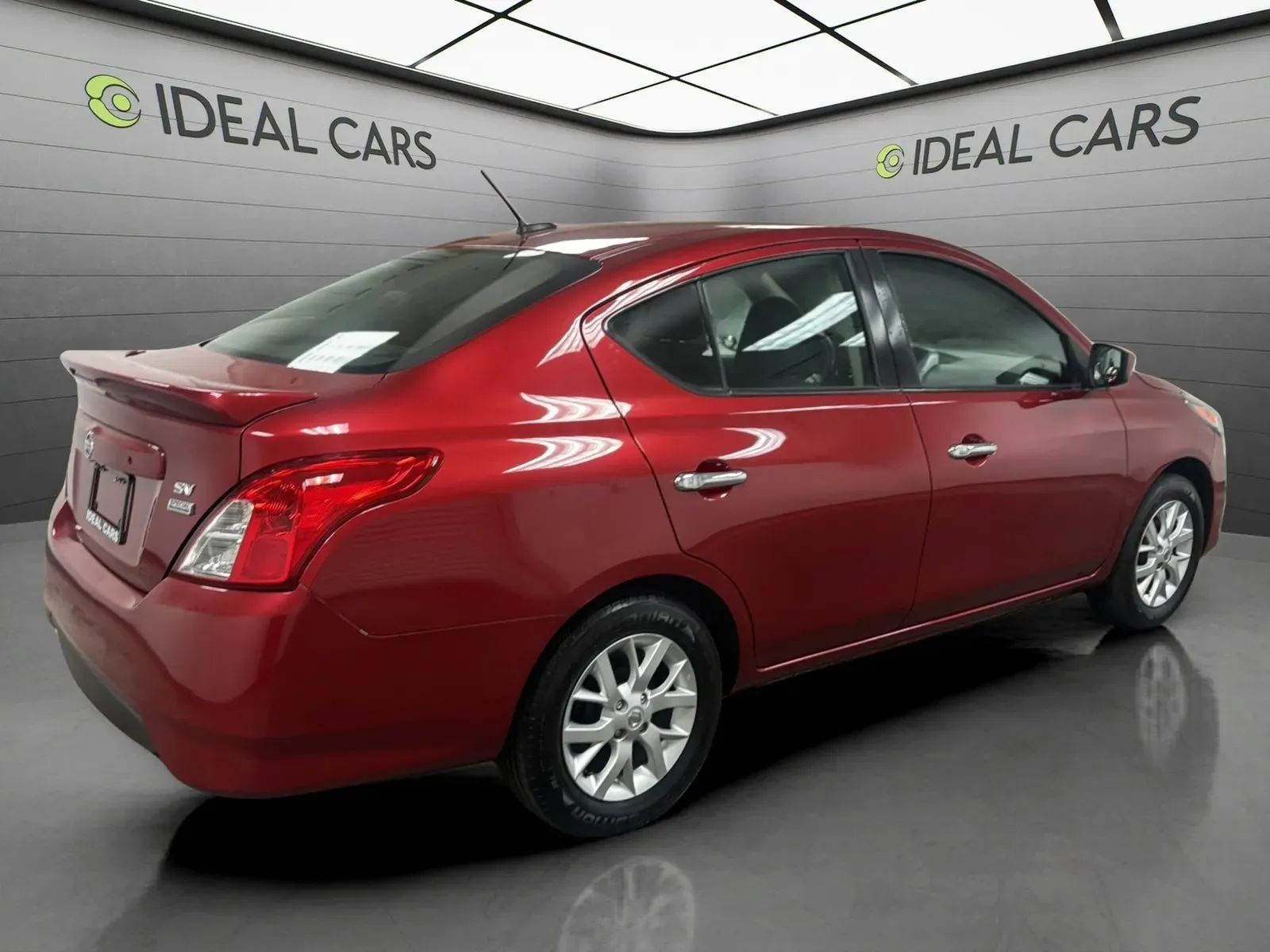 Used 2018 Nissan Versa SV w/ SV Special Edition Package FWD image 5