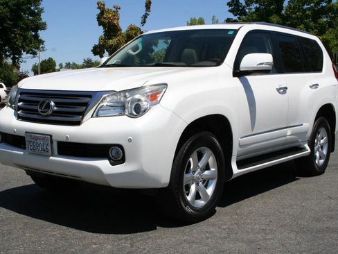 Used 2013 Lexus GX 460 w/ Convenience Pkg AWD/4WD image 9