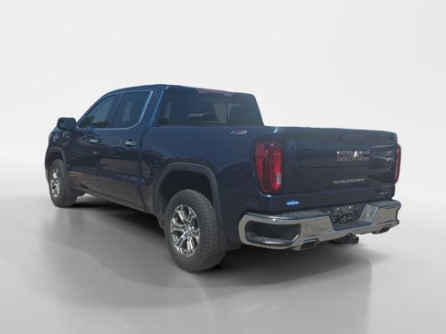 Used 2021 GMC Sierra 1500 SLT w/ SLT Convenience Package AWD/4WD image 3