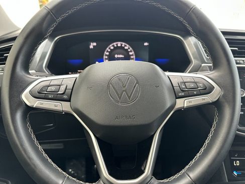 Used 2022 Volkswagen Tiguan SE image 26