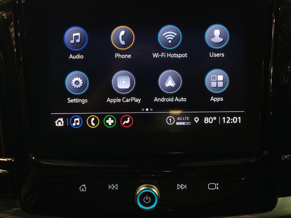 Used 2023 Chevrolet Traverse LT FWD image 25