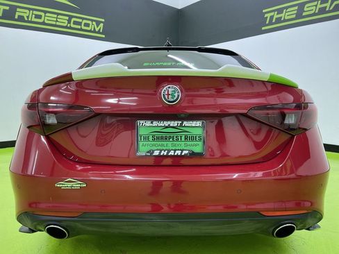Used 2017 Alfa Romeo Giulia AWD image 8