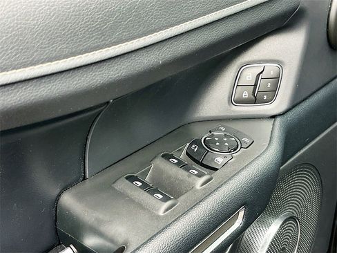 Used 2024 Ford Expedition XLT image 18