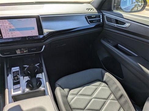 New 2026 Volkswagen Atlas Cross Sport SE image 19