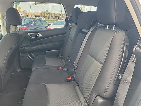 Used 2019 Nissan Pathfinder SV w/ SV Tech Package image 16