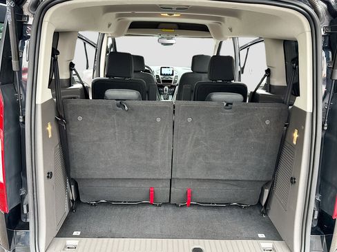 Used 2023 Ford Transit Connect XLT image 7