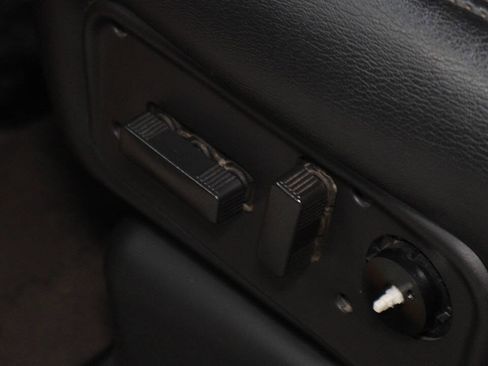 Used 2005 HUMMER H2 SUT w/ Preferred Equipment Group image 40