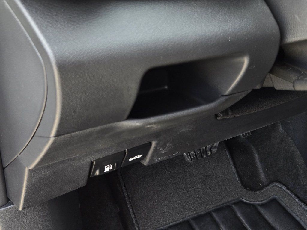 Certified 2024 Nissan Kicks SV FWD image 17