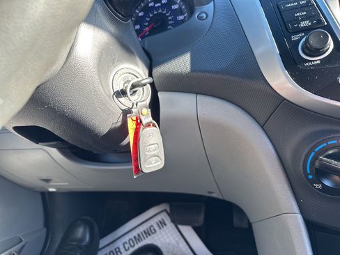 Used 2016 Hyundai Accent SE image 23