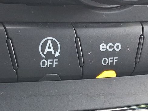 Used 2021 Jeep Grand Cherokee Laredo image 25