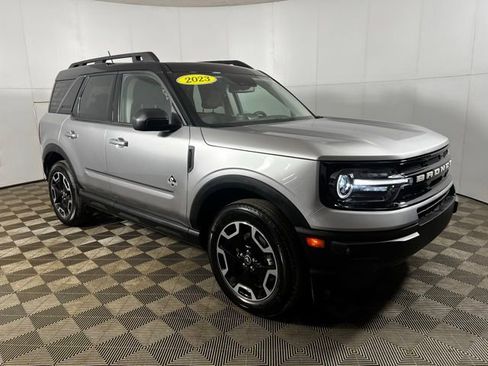 Used 2023 Ford Bronco Sport Outer Banks w/ Tech Package image 2