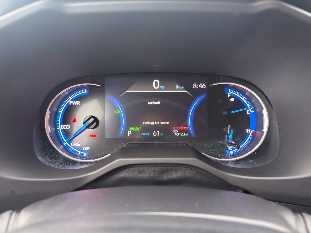 Used 2025 Toyota RAV4 LE AWD/4WD image 28