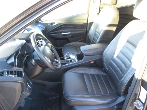 Used 2017 Ford Escape Titanium image 10