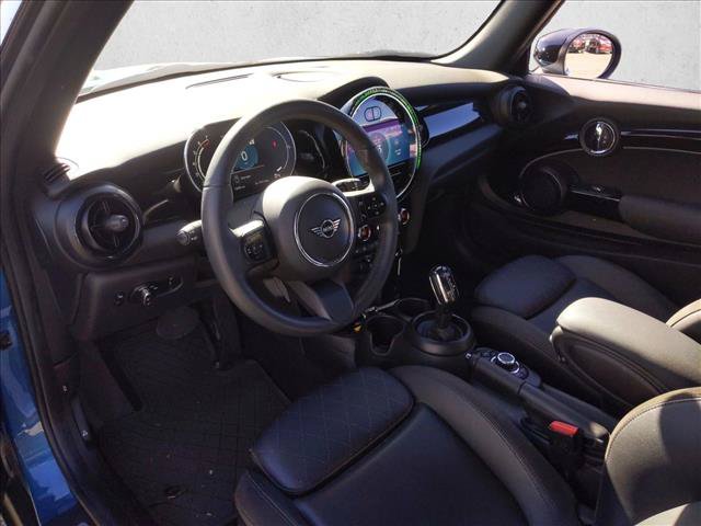 Used 2023 MINI Cooper 2-Door Hardtop w/ Signature Upholstery Package FWD image 9