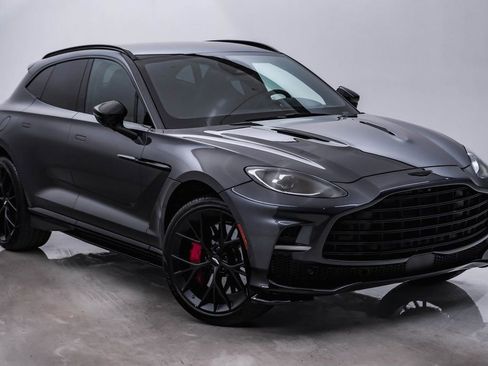 New 2026 Aston Martin DBX 707 image 3