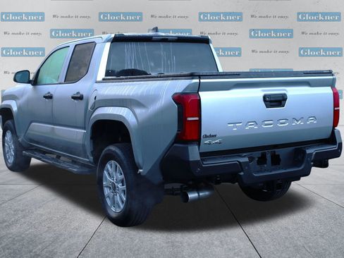 Used 2024 Toyota Tacoma SR image 8