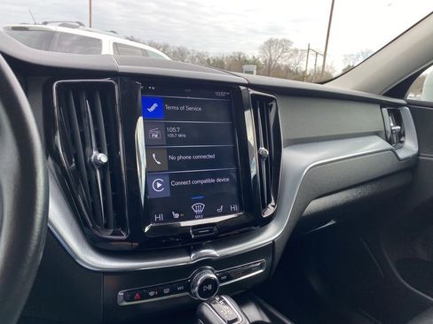 Used 2019 Volvo XC60 T6 Momentum w/ Premium Package image 18