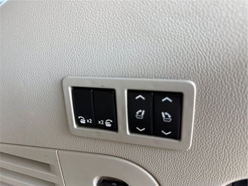 Used 2020 Cadillac Escalade Premium Luxury AWD/4WD image 46
