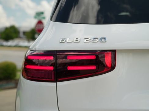 Certified 2026 Mercedes-Benz GLB 250 4MATIC image 14