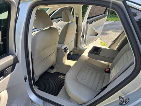 Used 2014 Volkswagen Passat TDI SEL Premium image 25