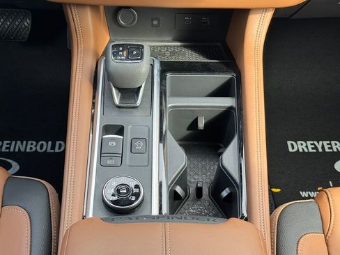 Used 2025 Nissan Pathfinder Platinum image 24