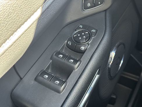 Used 2024 Ford Expedition XLT image 15