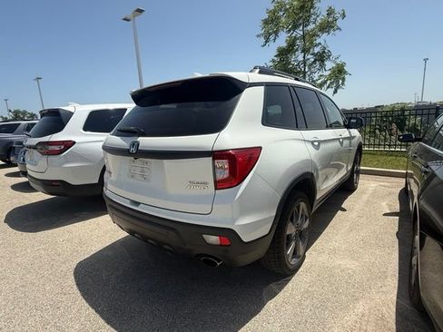 Used 2019 Honda Passport Touring image 2