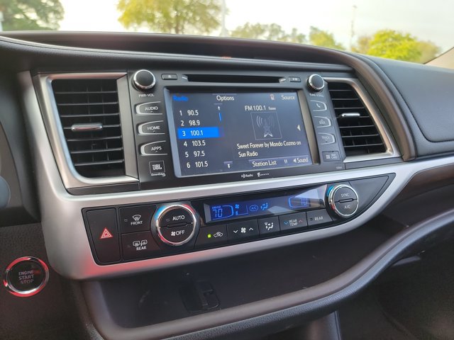 Used 2015 Toyota Highlander Limited Platinum FWD image 21