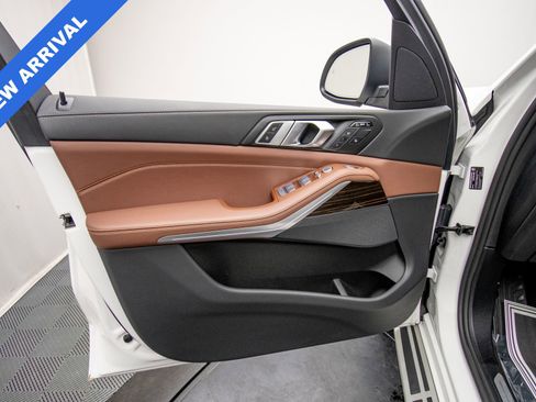 Used 2025 BMW X7 xDrive40i w/ Parking Assistance Package AWD/4WD image 35