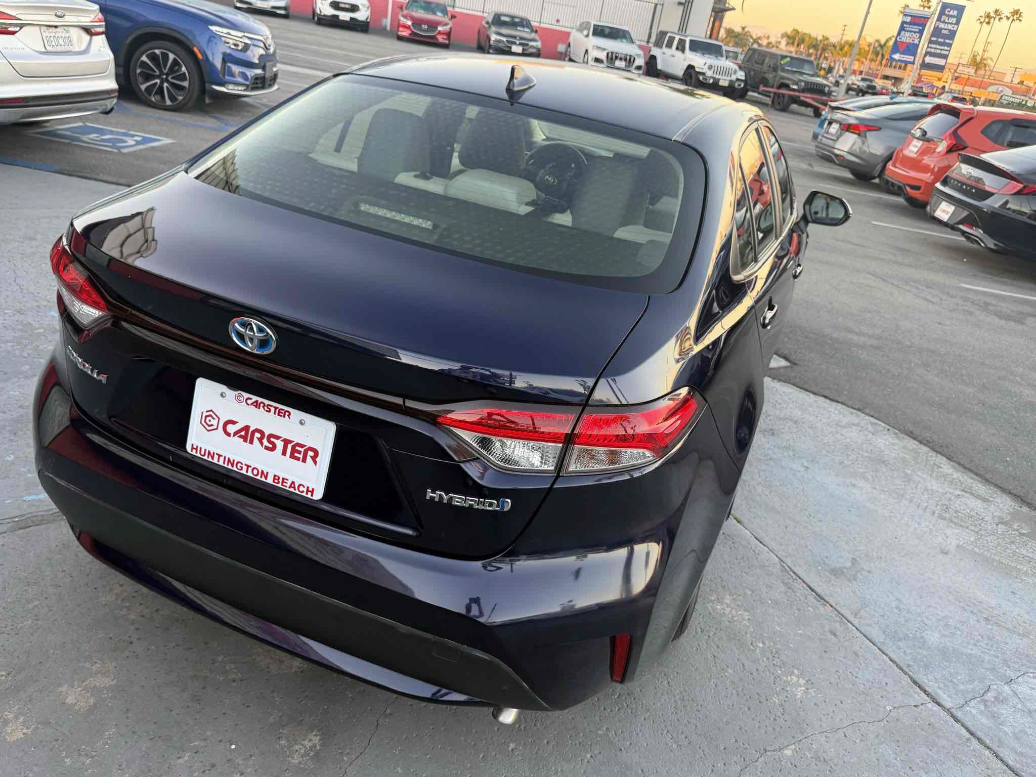 Used 2020 Toyota Corolla LE FWD image 12