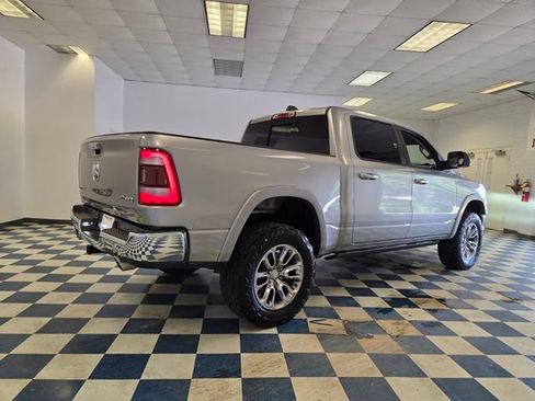 Used 2019 RAM 1500 Laramie AWD/4WD image 8