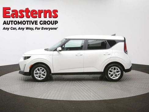 Used 2025 Kia Soul LX w/ LX Technology Package FWD image 59