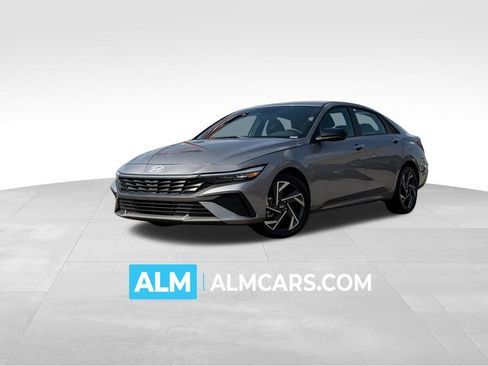 Used 2025 Hyundai Elantra Sport image 1