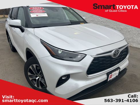 Used 2025 Toyota Highlander XLE image 1
