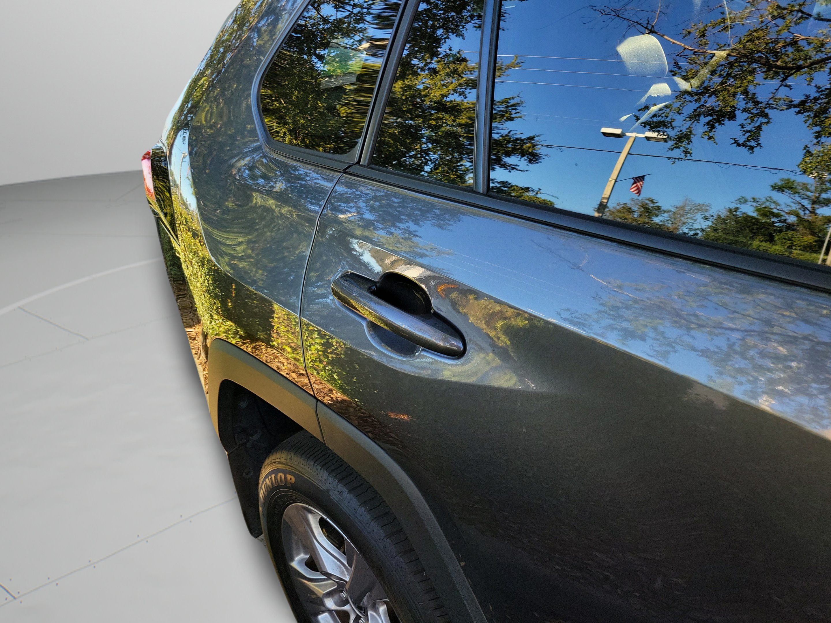 Used 2025 Toyota RAV4 XLE w/ Convenience Package FWD image 16