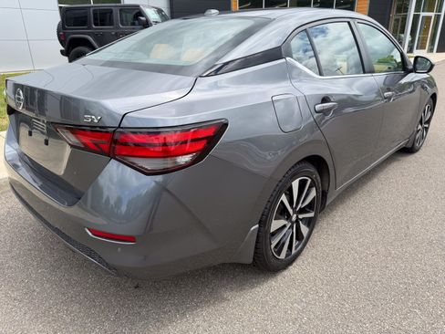 Used 2022 Nissan Sentra SV w/ SV Premium Package FWD image 3