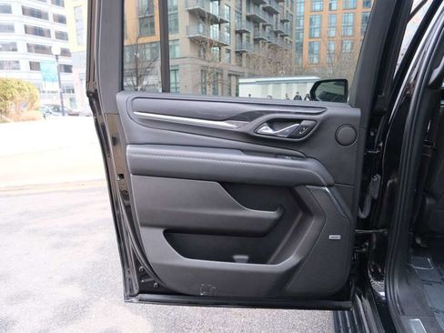 Used 2021 GMC Yukon XL Denali w/ Denali Premium Package image 23