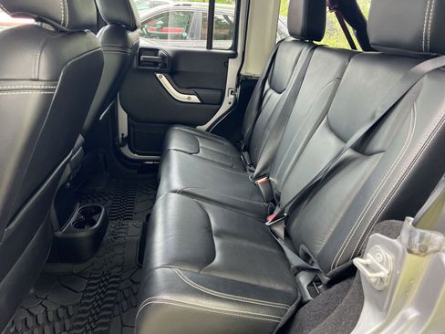Used 2016 Jeep Wrangler Unlimited Rubicon AWD/4WD image 20