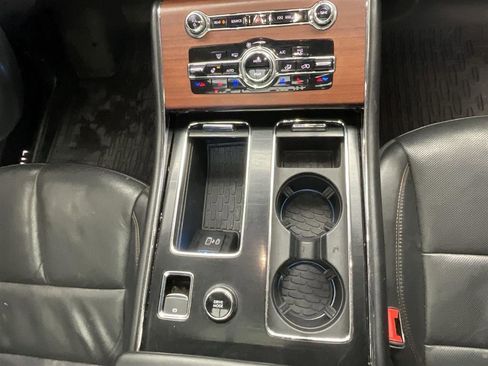 Used 2023 Lincoln Aviator Reserve w/ Equipment Group 201A image 12