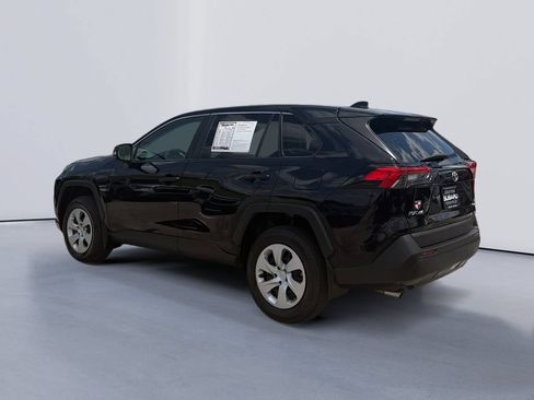 Used 2023 Toyota RAV4 LE AWD/4WD image 5