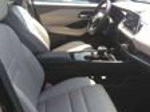 Used 2023 Nissan Rogue SV w/ SV Premium B Package FWD image 19